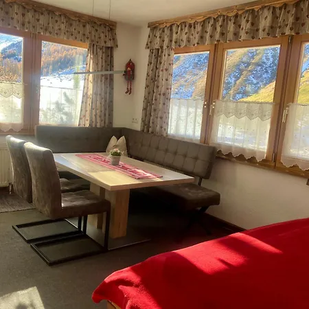 Gletscherbergblick Appartement *